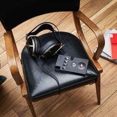 Chord Electronics 2go Hugo 2 için taşınabilir müzik çalar/streamer