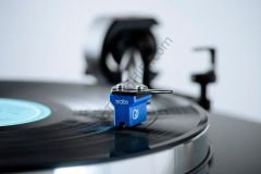 Pro-Ject Audio X8 Pikap + Ortofon Quintet Blue İğne ile Parlak Siyah