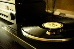 Denon DP-300F Tam Otomatik Pikap